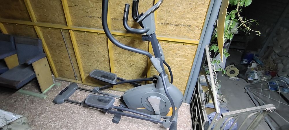 Срочно Эллиптический тренажёр торг уместен