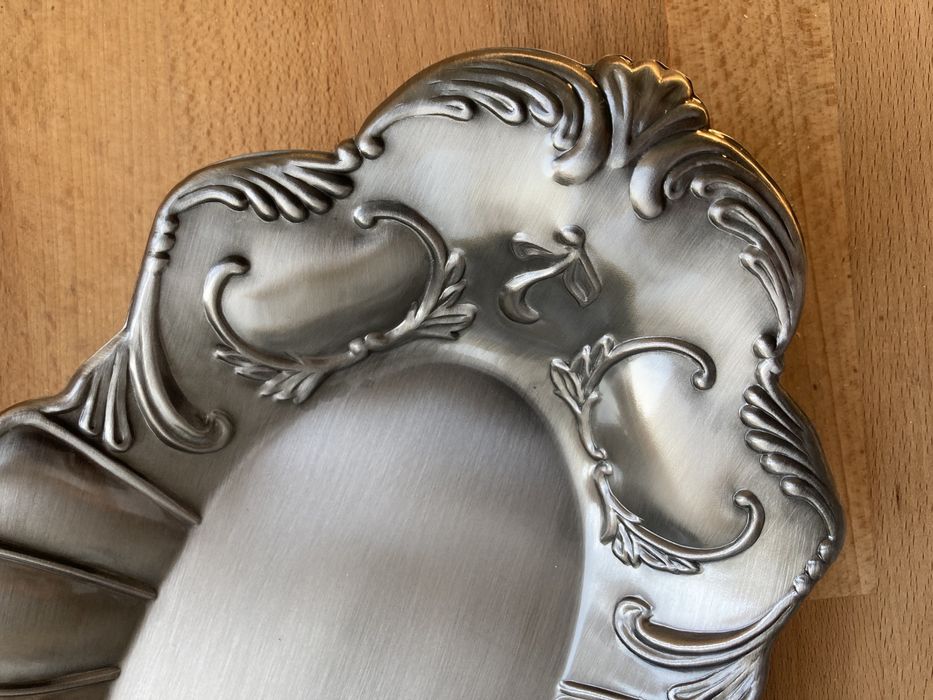 Комплект ретро метални чинии за сервиране на предястия