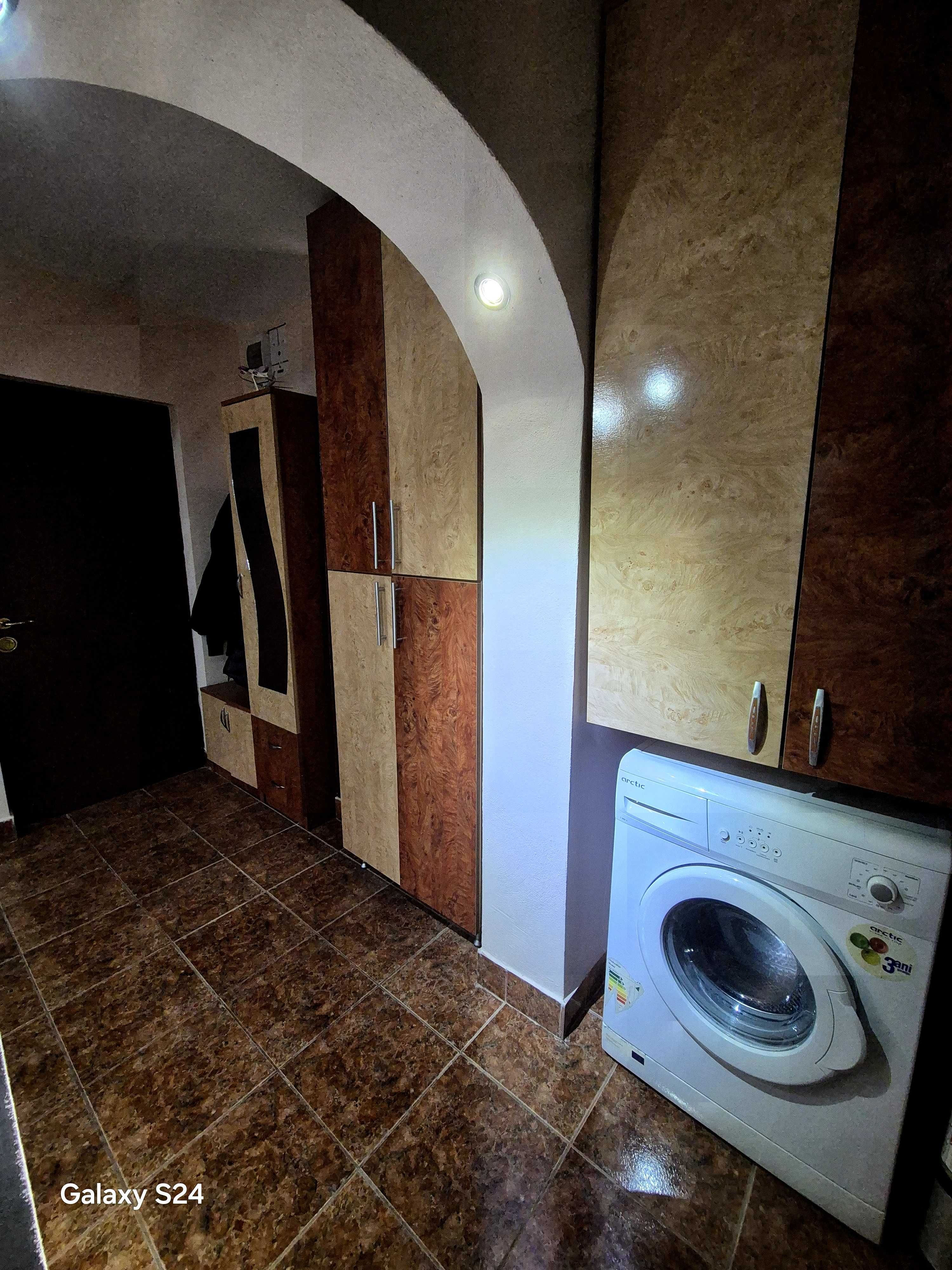 Apartament 2 Camere Decomandat 45m2 Curtea de Arges 60000 euro