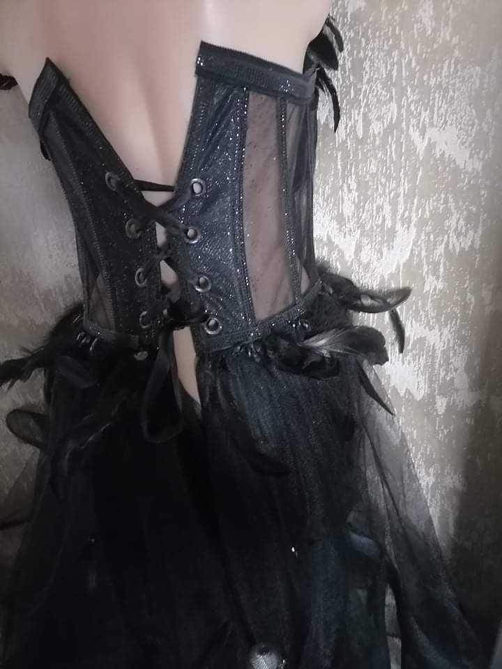 Бутикова бална рокля с пера Л /ХЛ размер