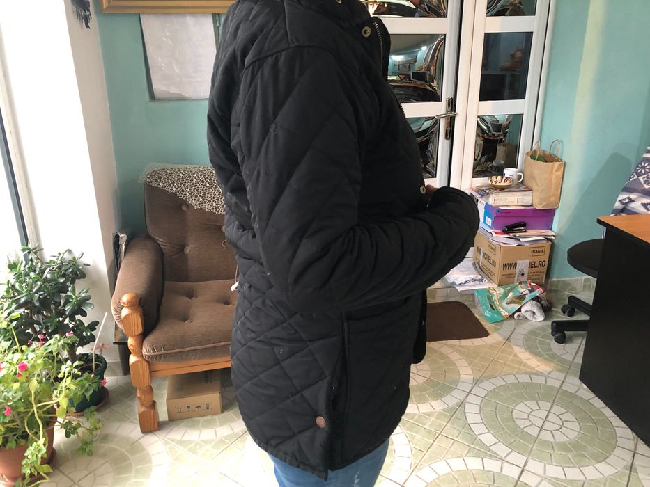 Geaca neagră matlasata unisex