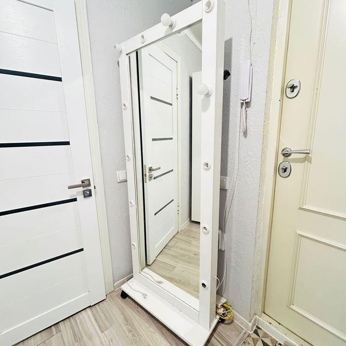 Зеркало с подсветкой