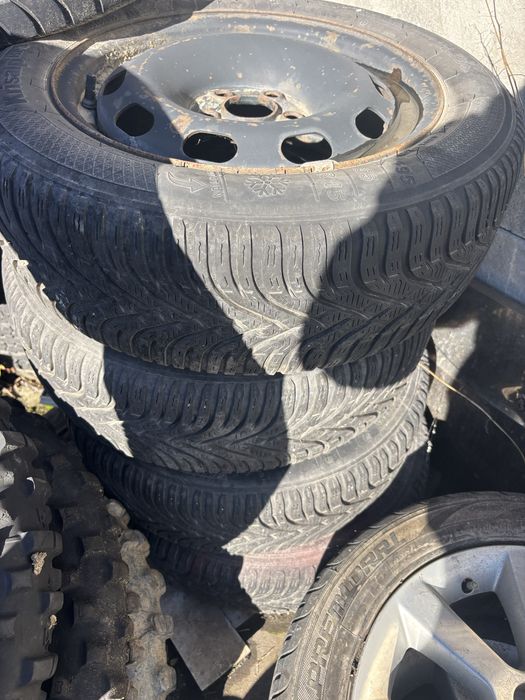 Set 4 anvelope iarna 195/55r15