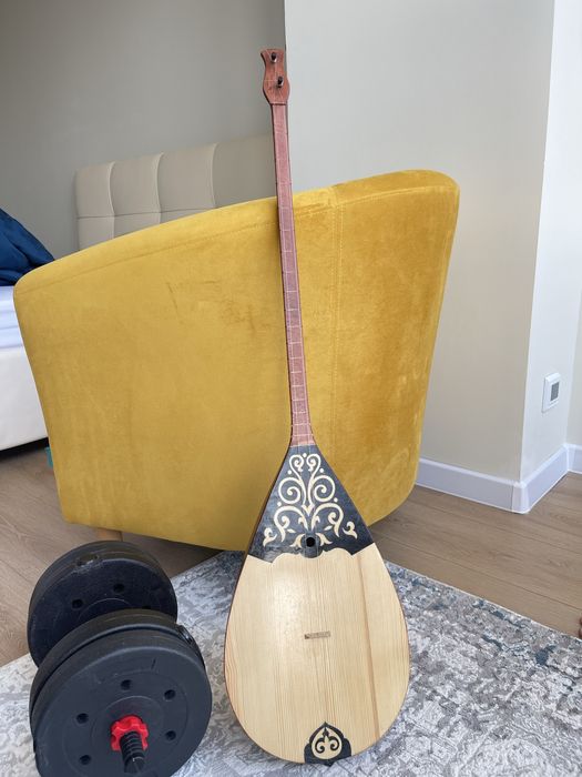 Продаю домбру в хорошем состоянии