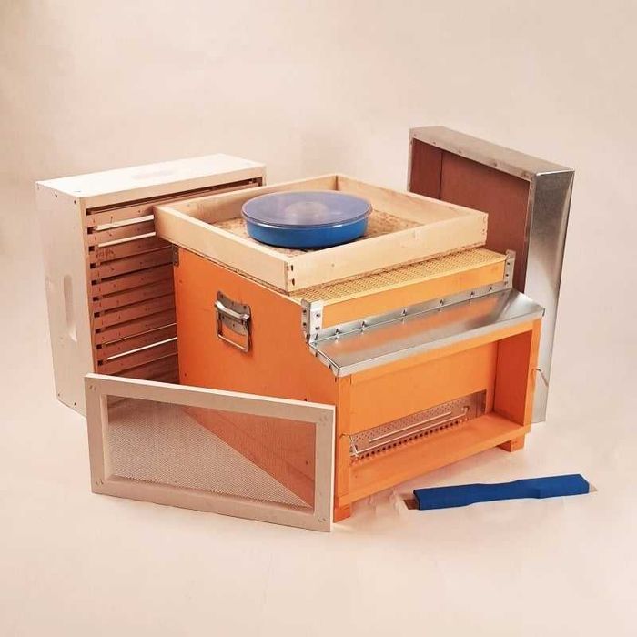 Stup complet cu balconas de 12 rame, Magazie, rame insarmate, hranitor