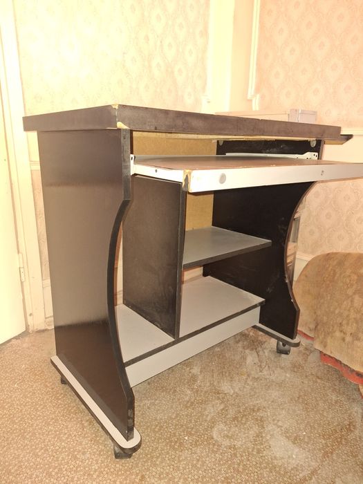 Столик для компьютера