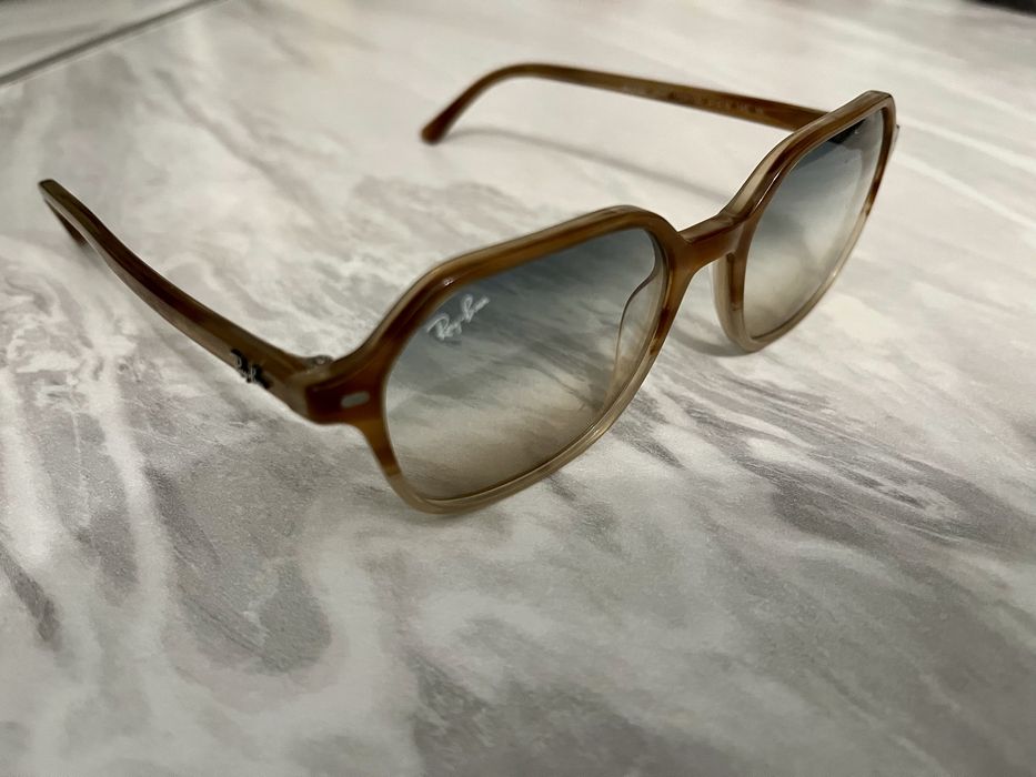 Продам очки солнцезащитные RAYBAN