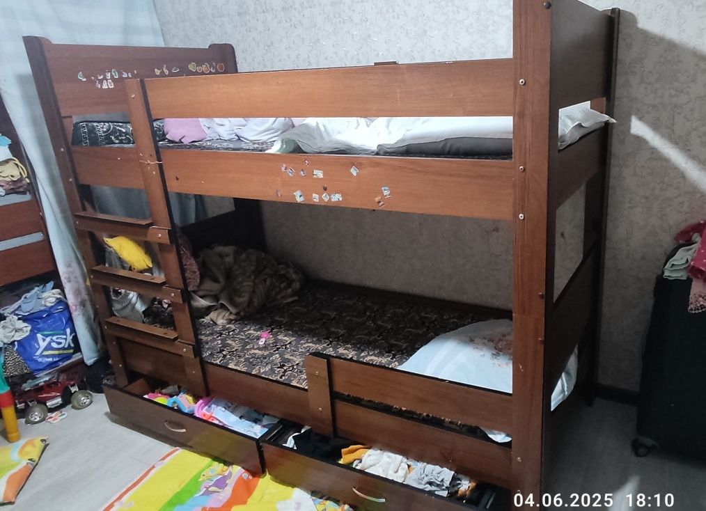 Продаю детскую кровать двухъярусная