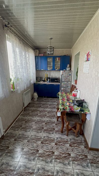 2 xona kvartira sotiladi