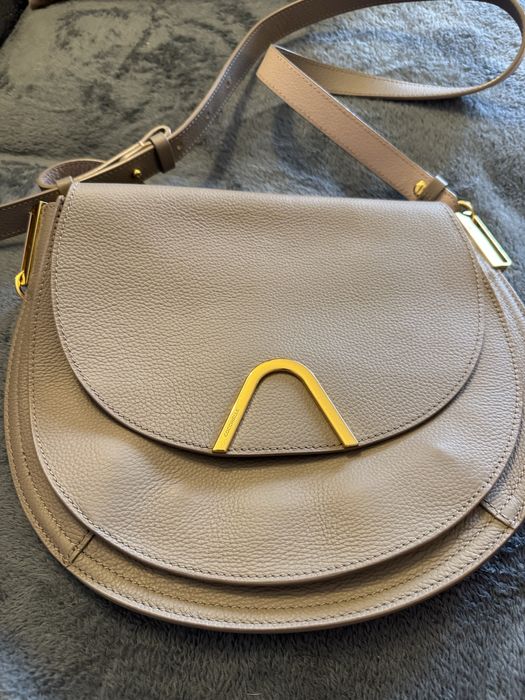 Poaeta crossbody Coccinelle, din piele.