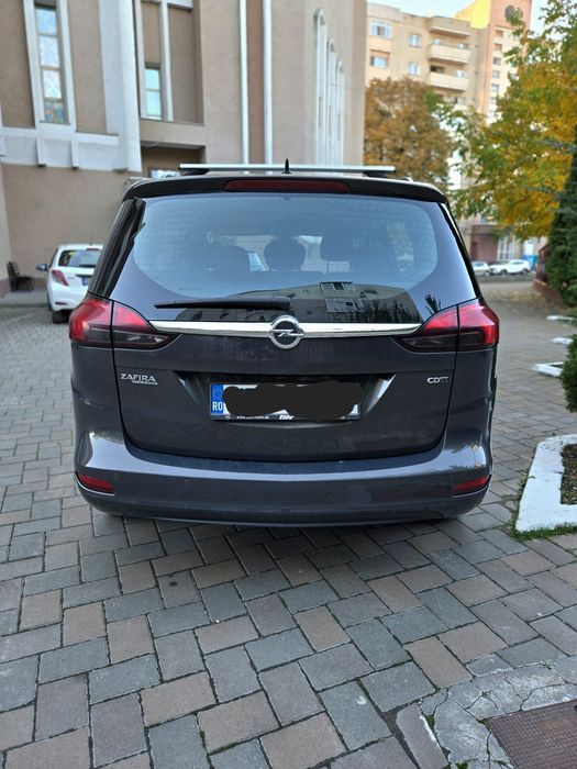 Vand Opel Zafira 2.0 Diesel 2013 !!!