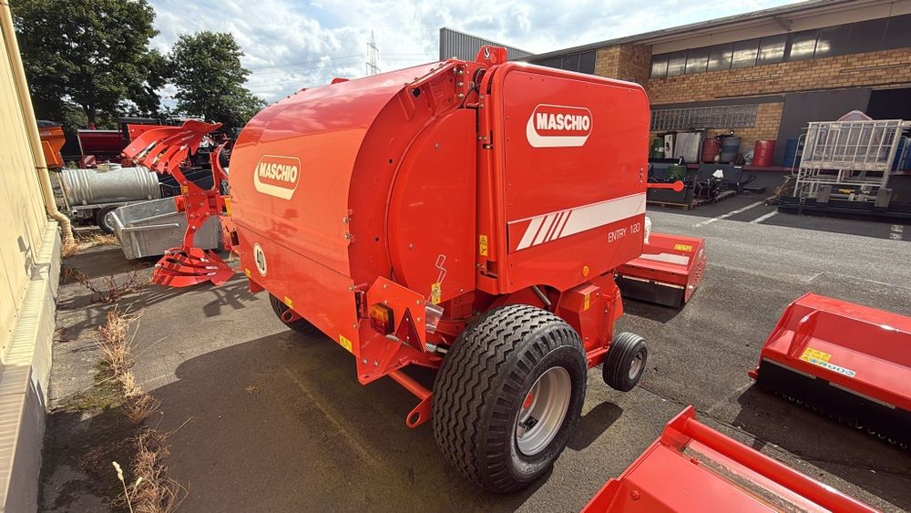 Vând Balotiera Maschio Entry 120 noua