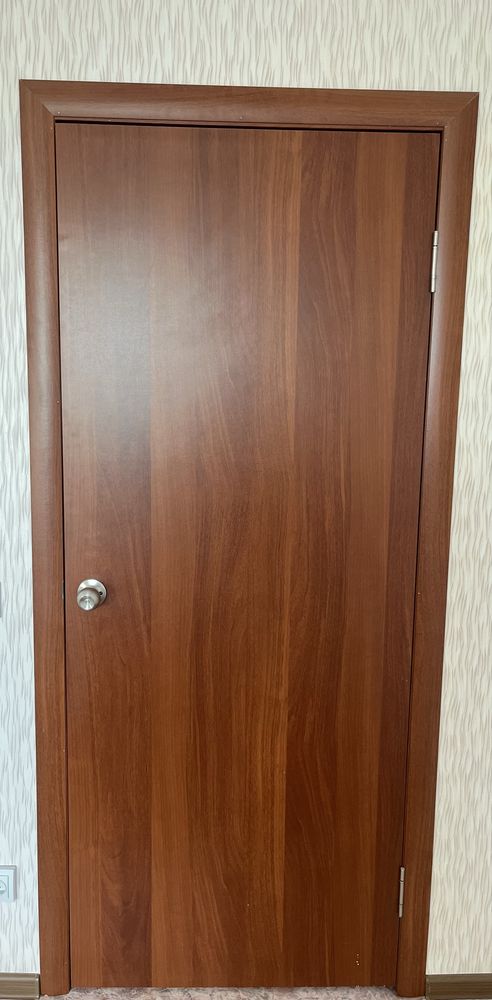 Продам межкомнатную дверь в отличном состояний
