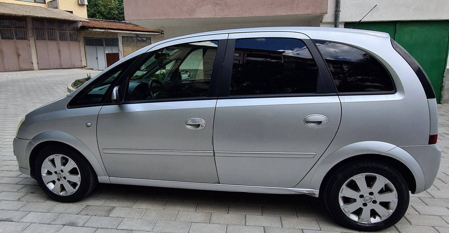 Продавам Opel Meriva 1.4