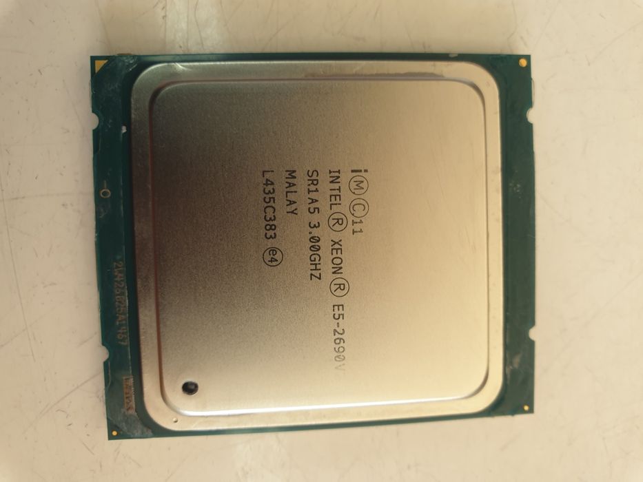 Процесор intel xeon E-2690 v2