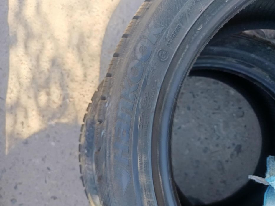 235/45/17 2броя Hankook Winter Icept evo.Гумите са чисто нови.