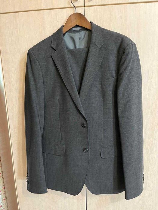 Продам мужской костюм от Calvin Klein