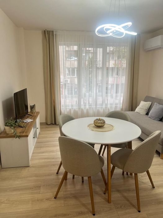 Дава се под наем Двустаен апартамент в Пловдив, Център - 50 кв.м за 700 € - Снимка #1