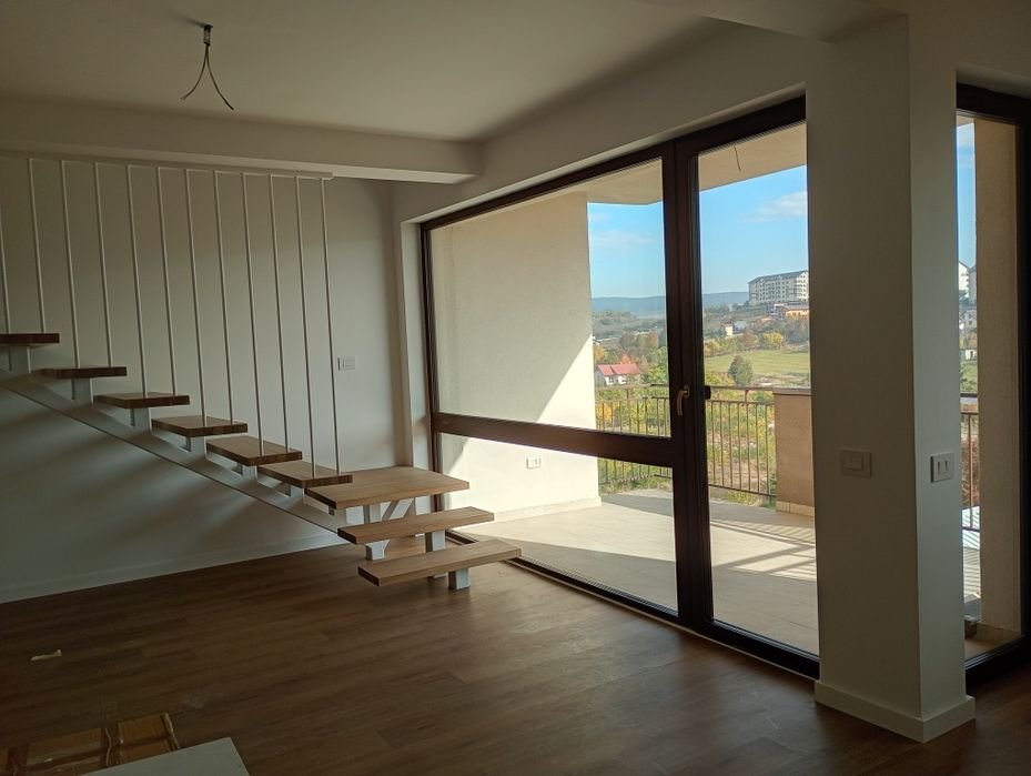 De vânzare apartament cu 4 camere,in bloc nou,cu lift