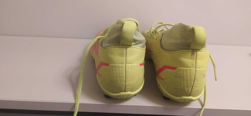Продавам бутонки Nike Mercurial номер 38.5