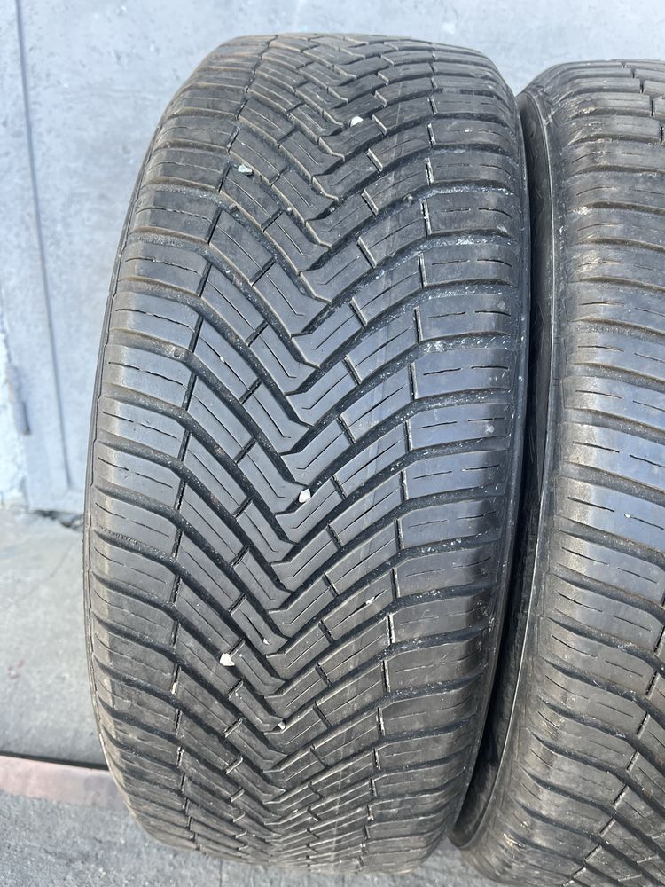 2 бр. всесезонни гуми 205/50/17 Continental DOT 4420 5,5 mm