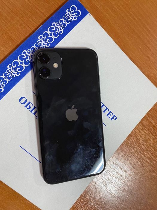 Продам айфон 11 на 64 гб