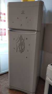 Холодильник продается 40