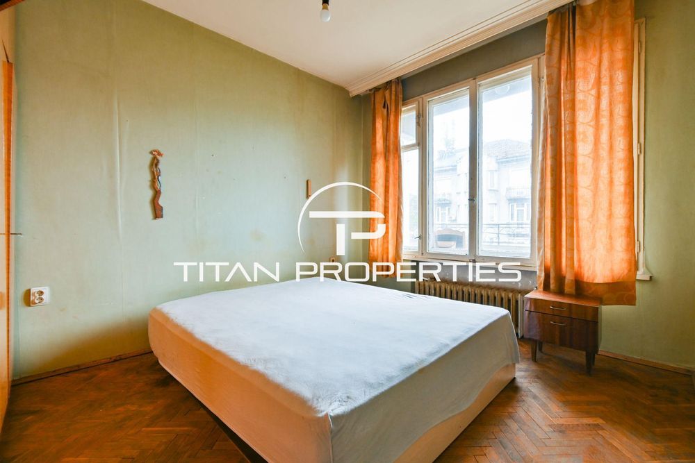 Продава се Четиристаен апартамент в София, Оборище - 150 кв.м за 3000 €/кв.м - Снимка #16