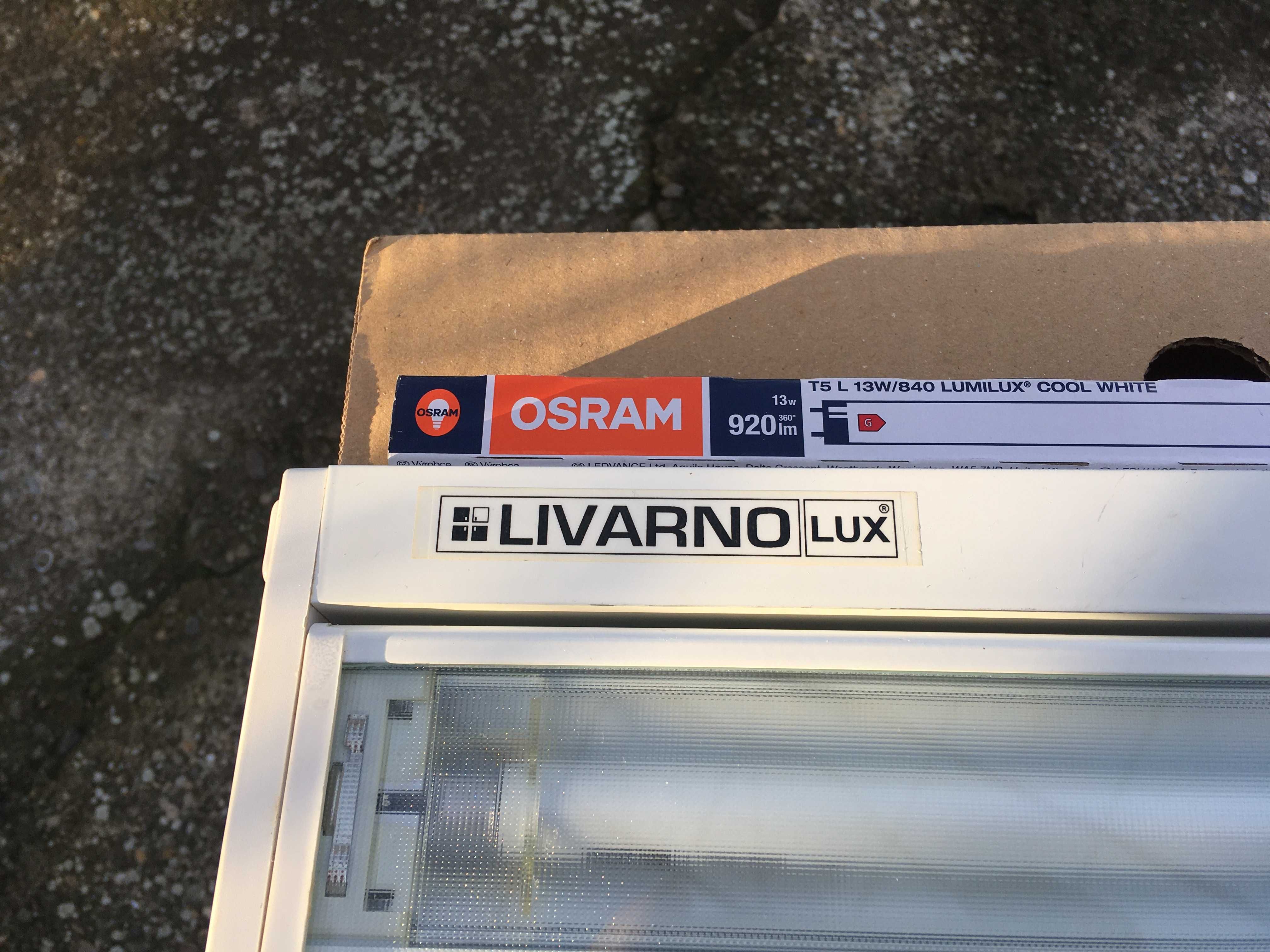 немско луминисцентно осветително тяло.