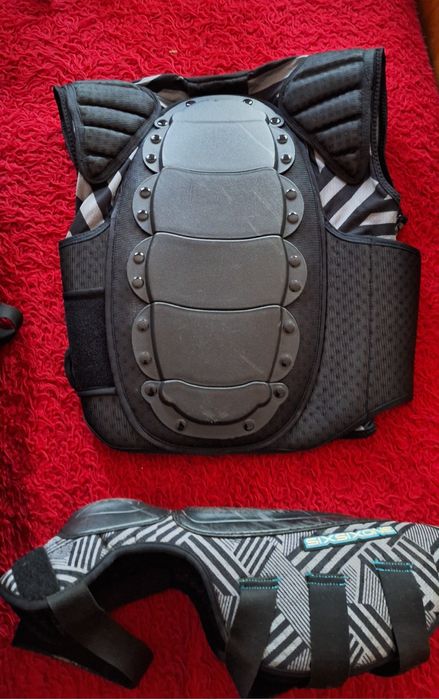 Vand echipament Downhill Freeride Enduro Alpine Stars  Sixsixone