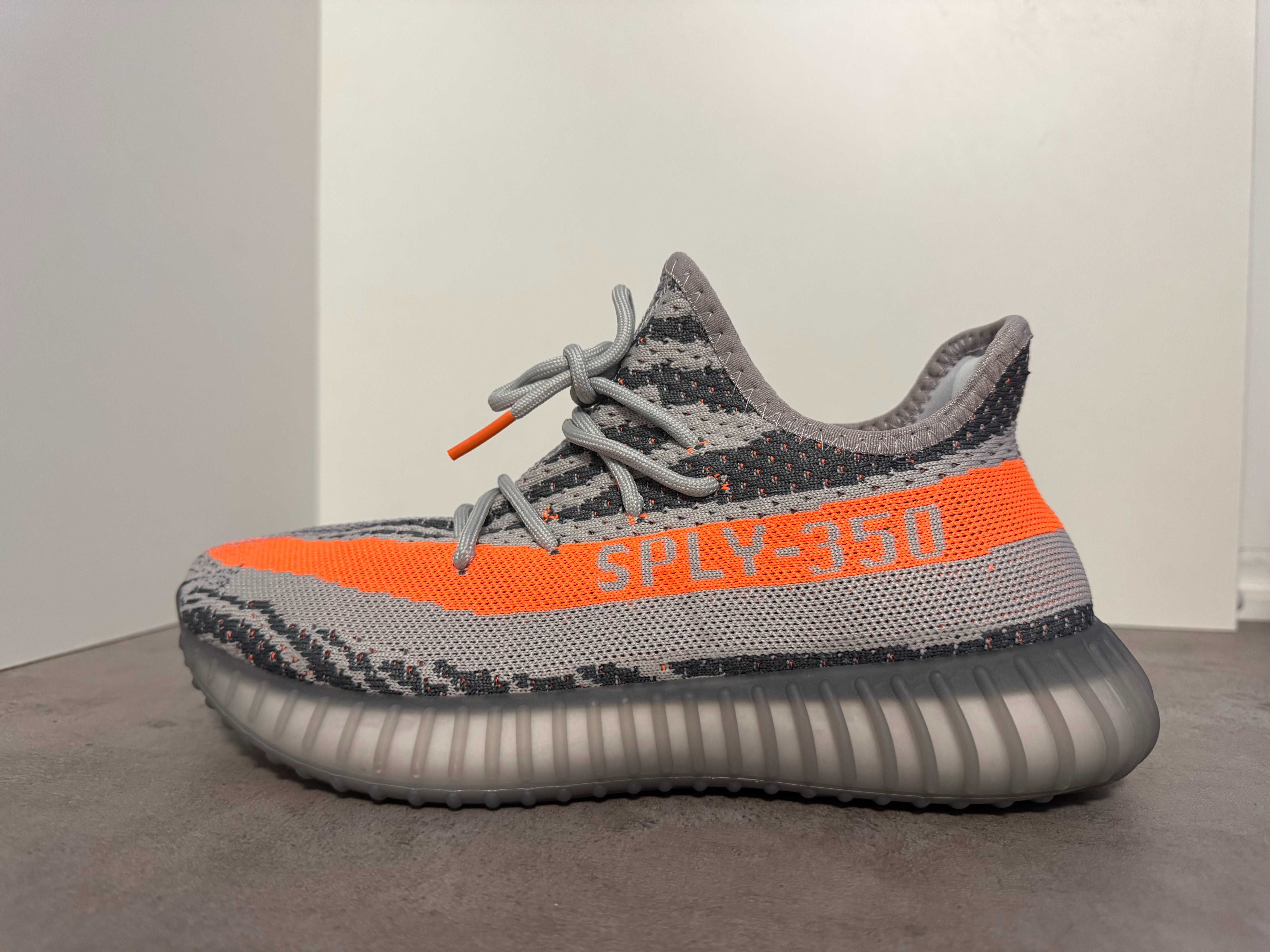 Adidasi Yeezy Boost 350 V2 - Adidas, Produs Nou Full Box, Premium