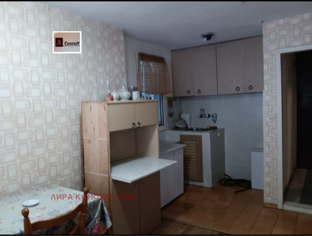 Приказна къща до София