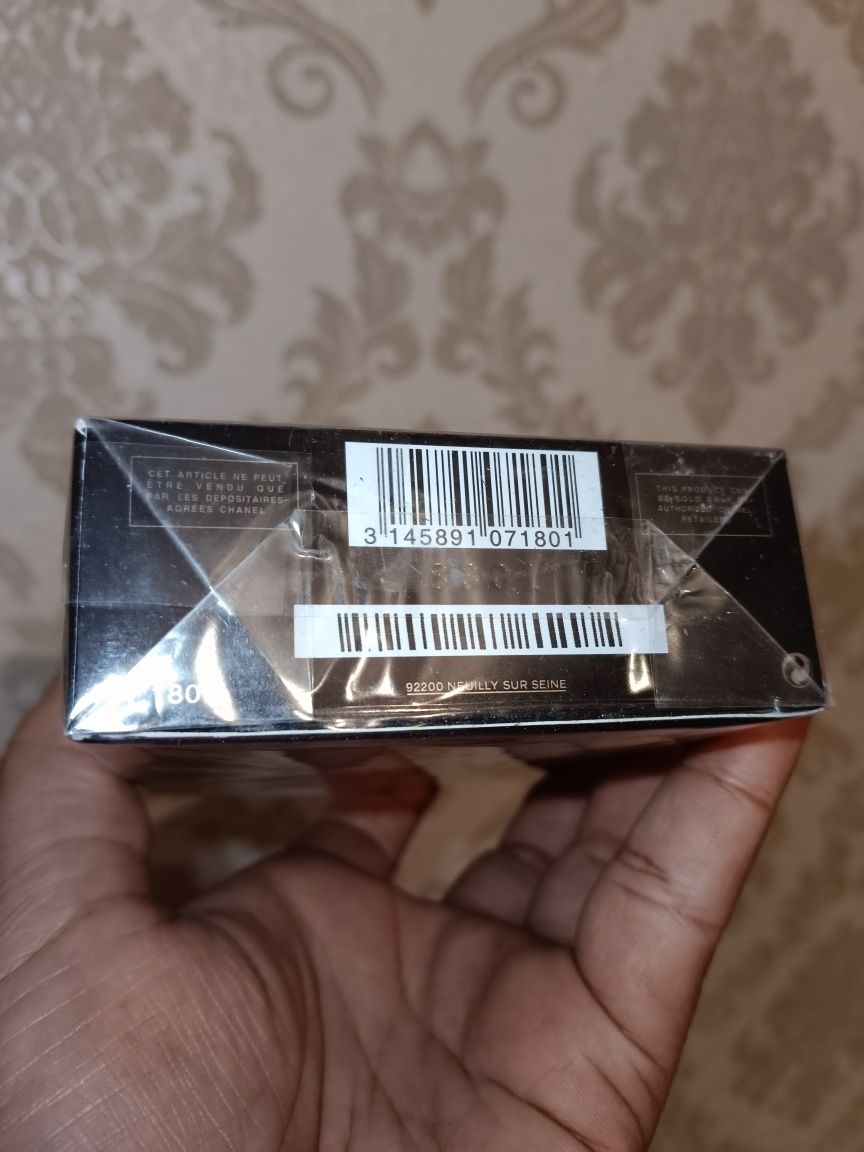Срочно продам новый мужской духи Chanel bleu