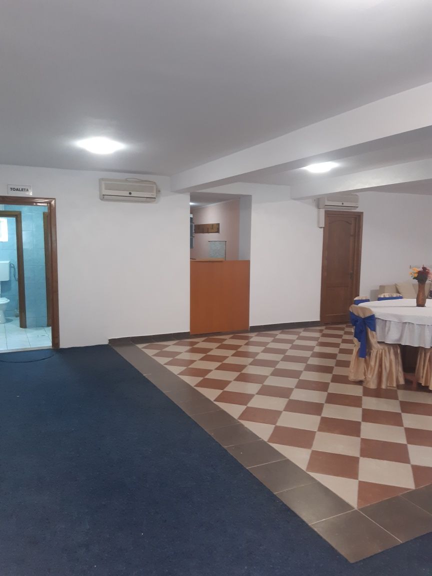 Ofer spațiu de închiriat