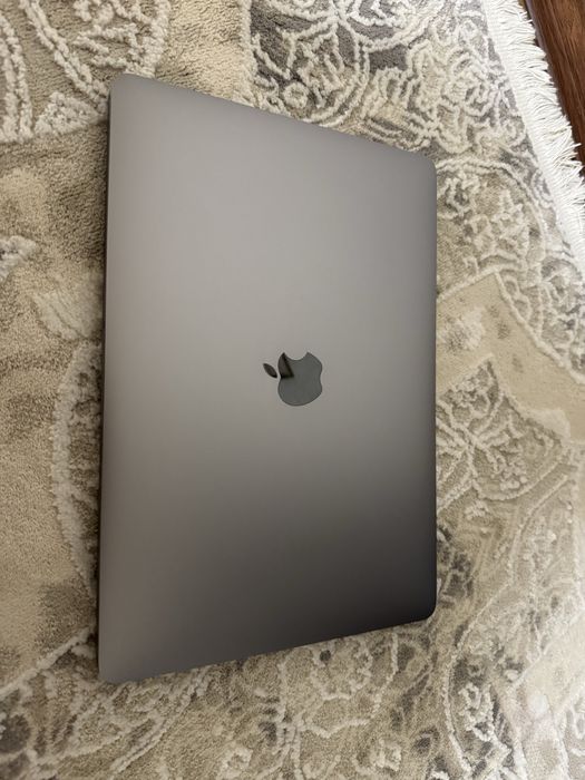 MacBook Pro Touch Bar 2019 EAC в ИДЕАЛЬНОМ состоянии