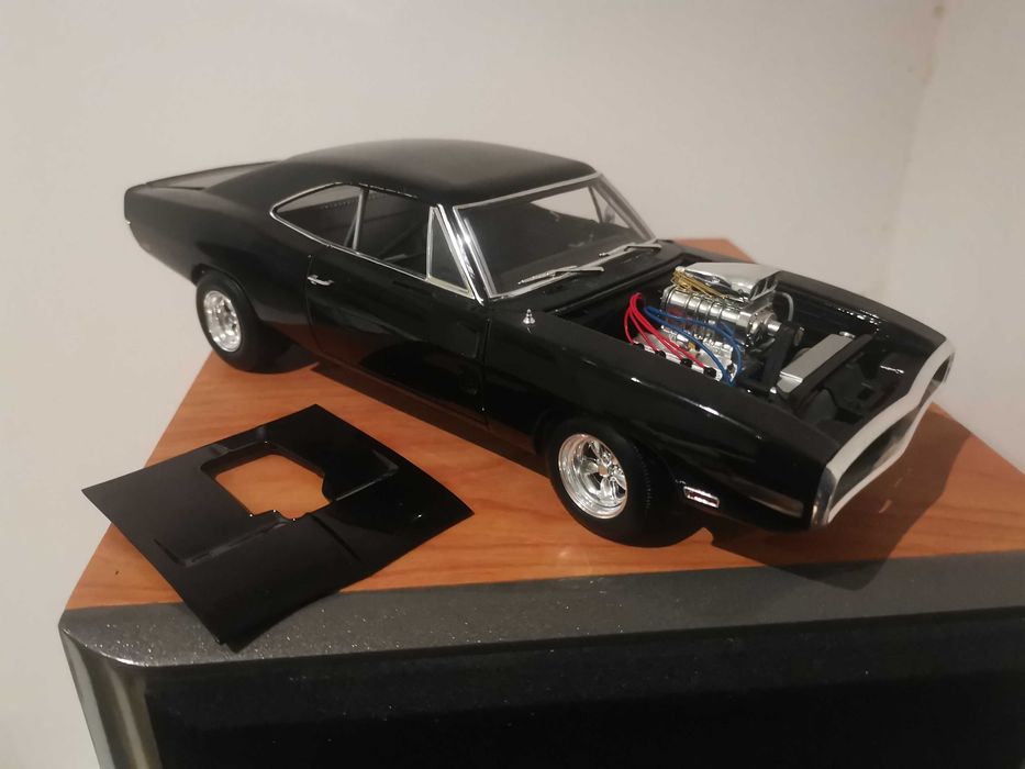 1:18 Hot wheels elite dodge charger