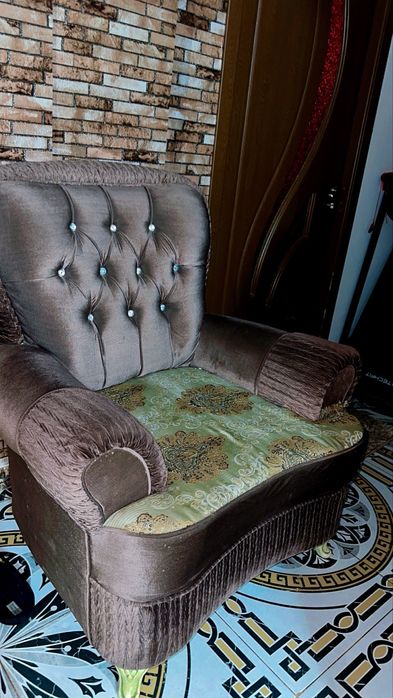 De vanzare,canapea Robero+2 fotolii in stare buna