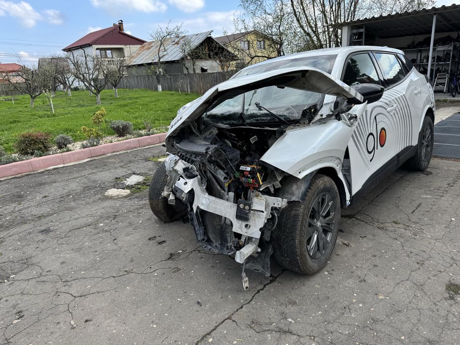 Dezmembrez Peugeot 2008 1,2 benzina THP130 2020-2025