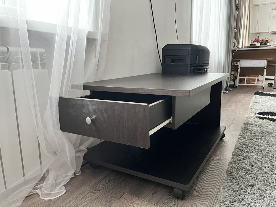 Продам столик……..