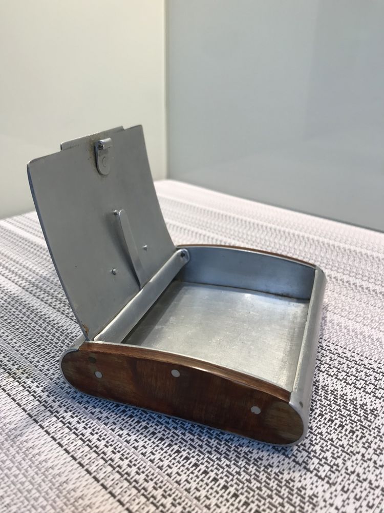 Tabachera veche anii 1920 .De colectie !