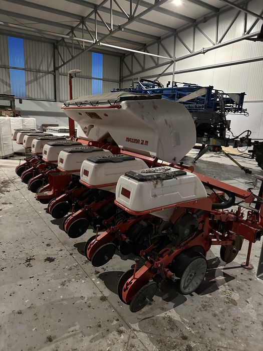 Vând semănătoare KUHN MAXIMA 2 M