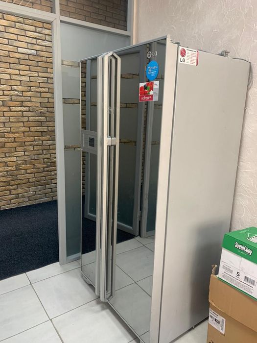 Продам шикарный холодильник