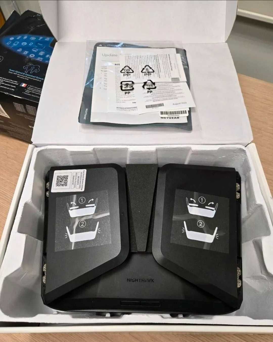 Netgear Nighthawk AX8 AX6600  triband WiFi6 WLAN Gbit