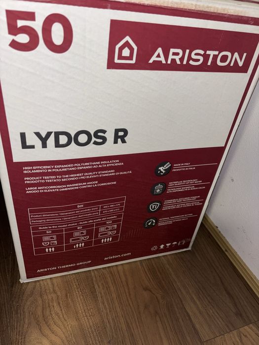 Vand boiler electric pentru apă caldă 50 L.