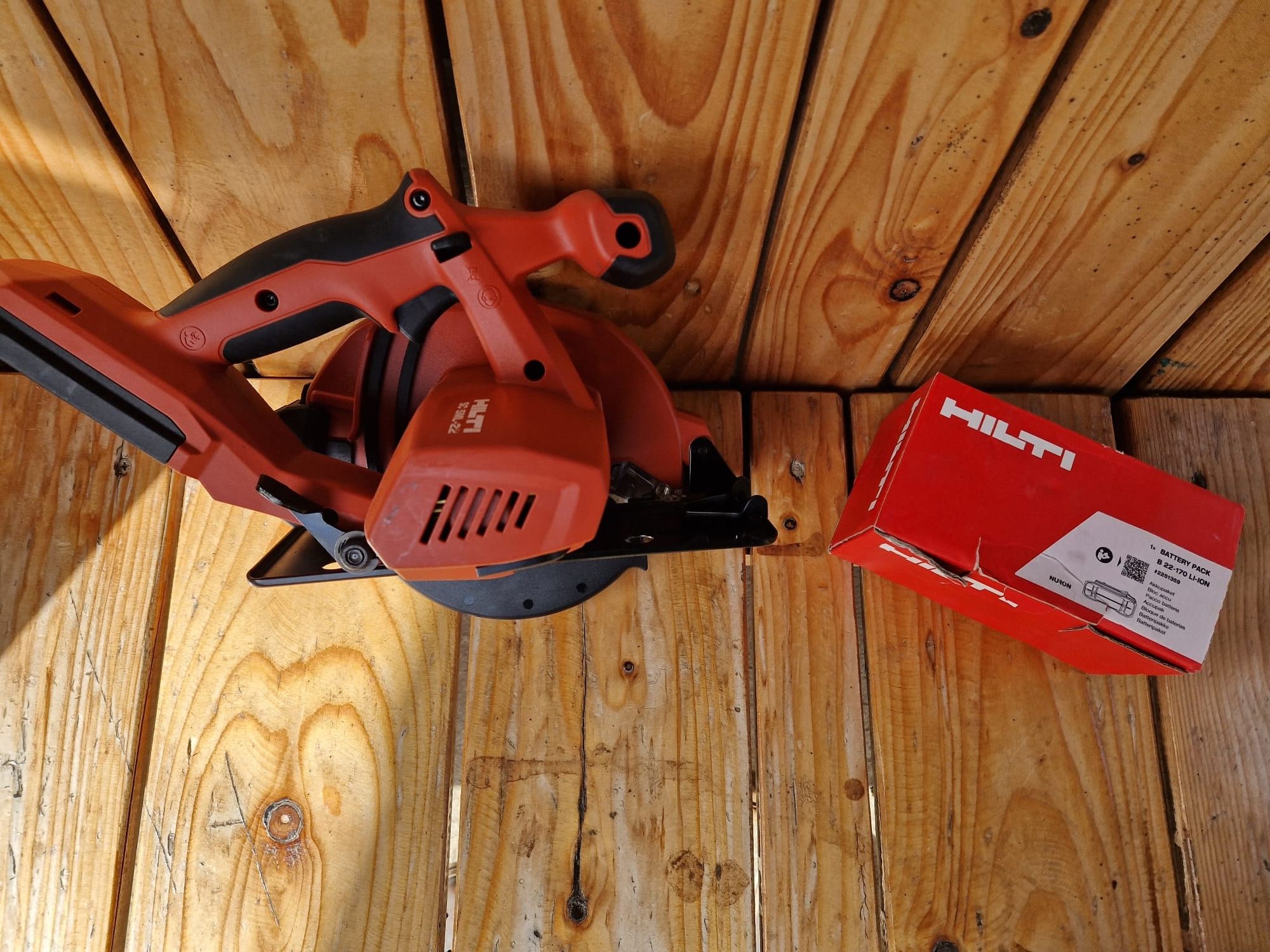 Hilti circular pentru metal pe acumulator Nuron