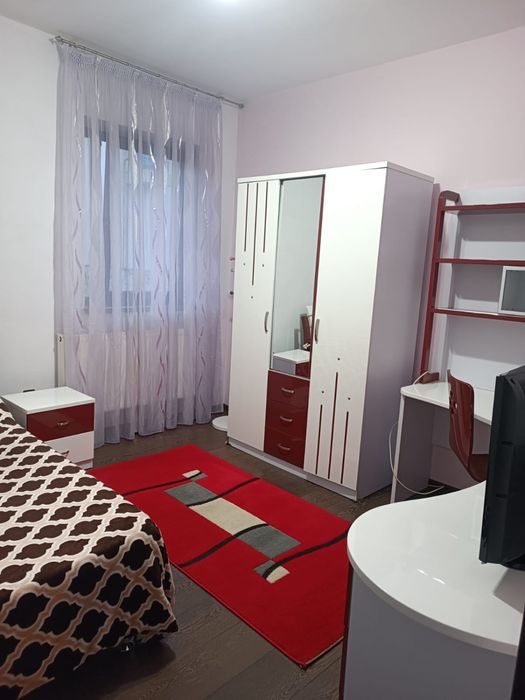 Vând apartament cu 3 dormitoare in blocurile Ferval vis-a-vis de Ford