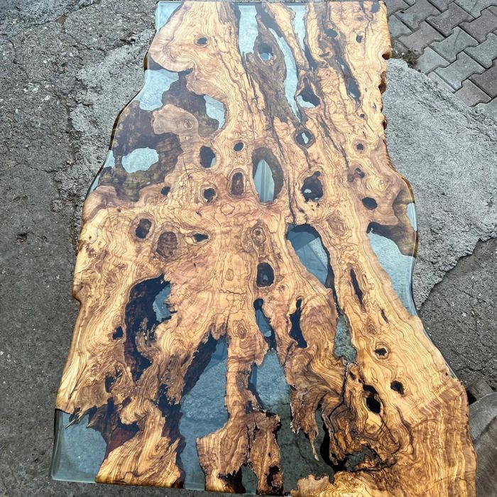 Маса от орех с епоксидна смола / луксозни маси по поръчка