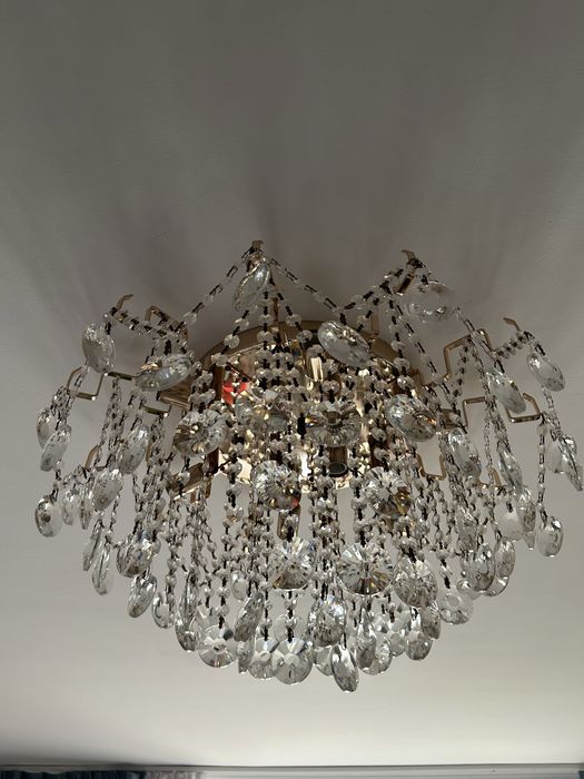 Люстра продается