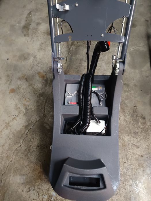 Акумулаторен подочистач BM2