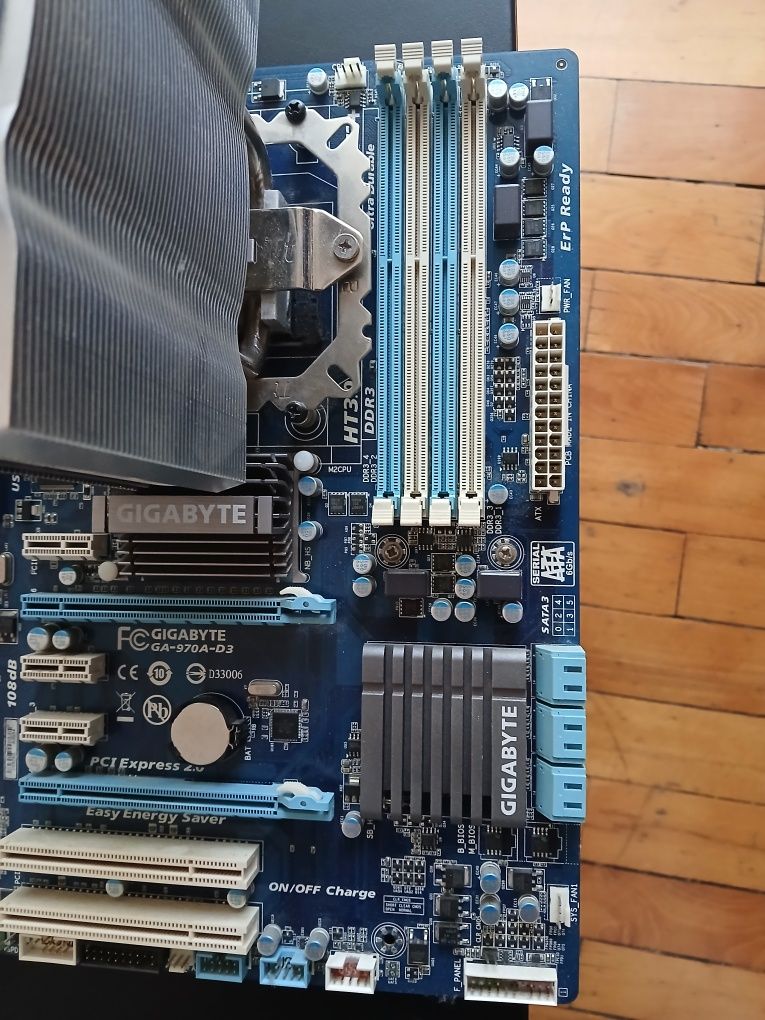 Vand Placa de baza + Procesor AMD + Cooler